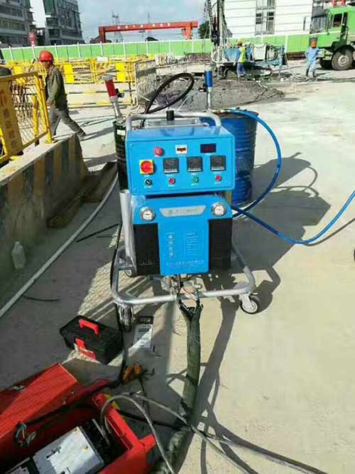 聚脲噴涂設備樓房屋頂防水施工