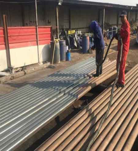 噴鑄鐵管內壁聚脲材料什么設備好