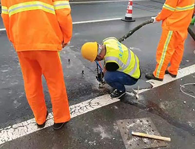 路基填充高分子聚合物灌注機(jī)(圖3)